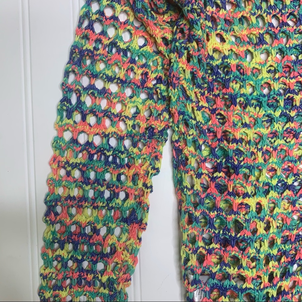 Lulumari Colorful Netted Top - Picture 11 of 16